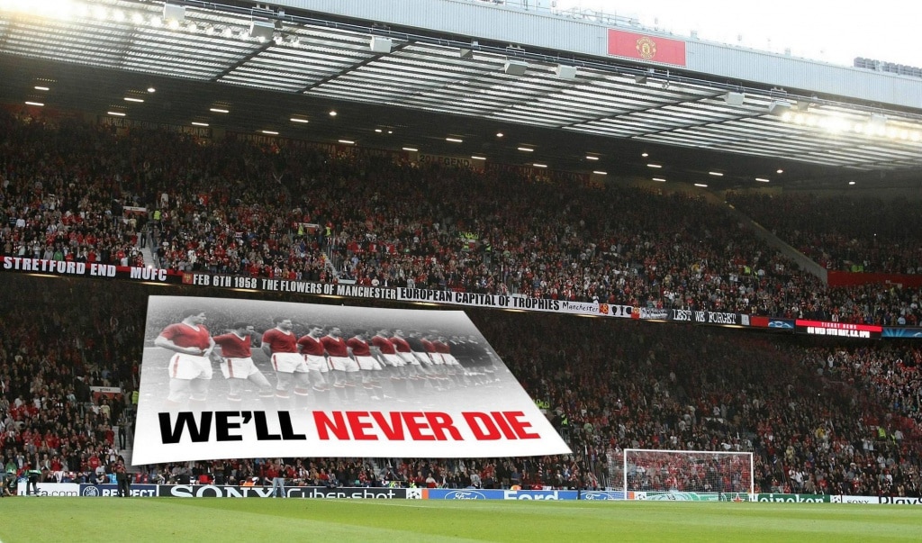 Флаг болельщиков на домашней игре против «Эвертона» 10 февраля 2013 года