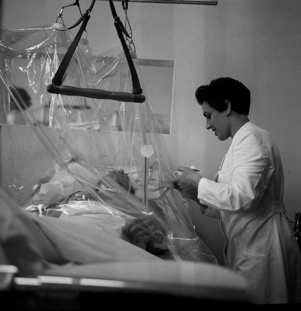 Раненый Рэй Вуд в больнице