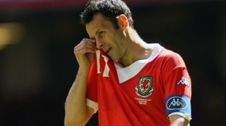 #AnyoneButGiggs. Почему фанаты Уэльса не хотят видеть тренером сборной Райана Гиггза?