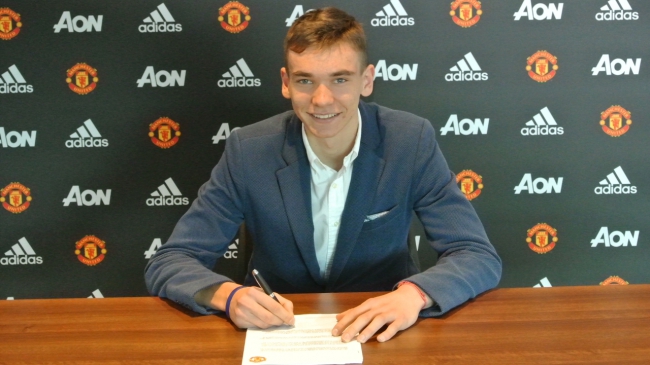 «Юнайтед» подписал 17-летнего вратаря Матея Ковара