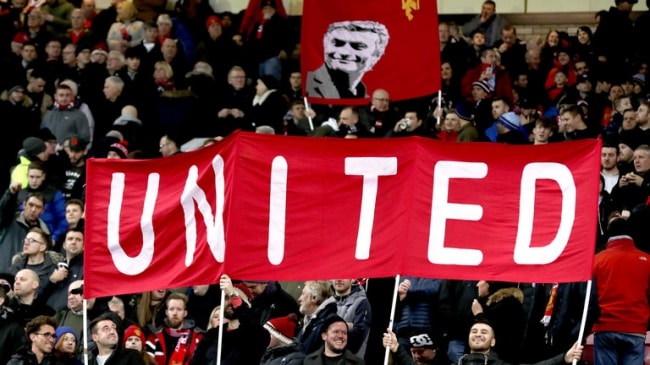 Болельщики «Юнайтед» ответили на критику Моуринью