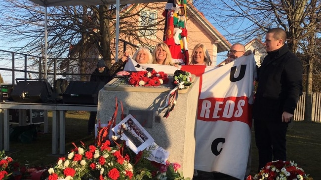 Болельщики «Юнайтед» приняли участие в открытии мемориала мюнхенской авиакатастрофы