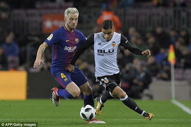 Daily Mail: «Валенсия» хочет купить Перейру у «Юнайтед»