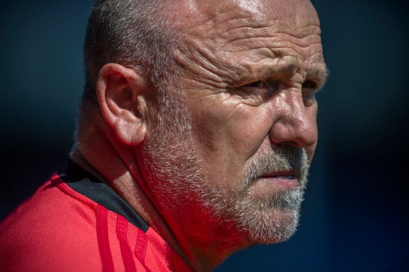 Mike wants to. Йе уэст. Джейсон судейкис и тренер бирд. Killer mike. Киллер майк.