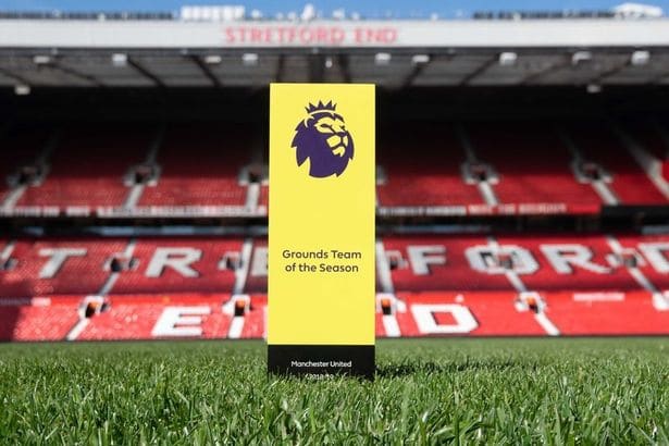 «Юнайтед» получил награду за лучший газон в Премьер-лиге