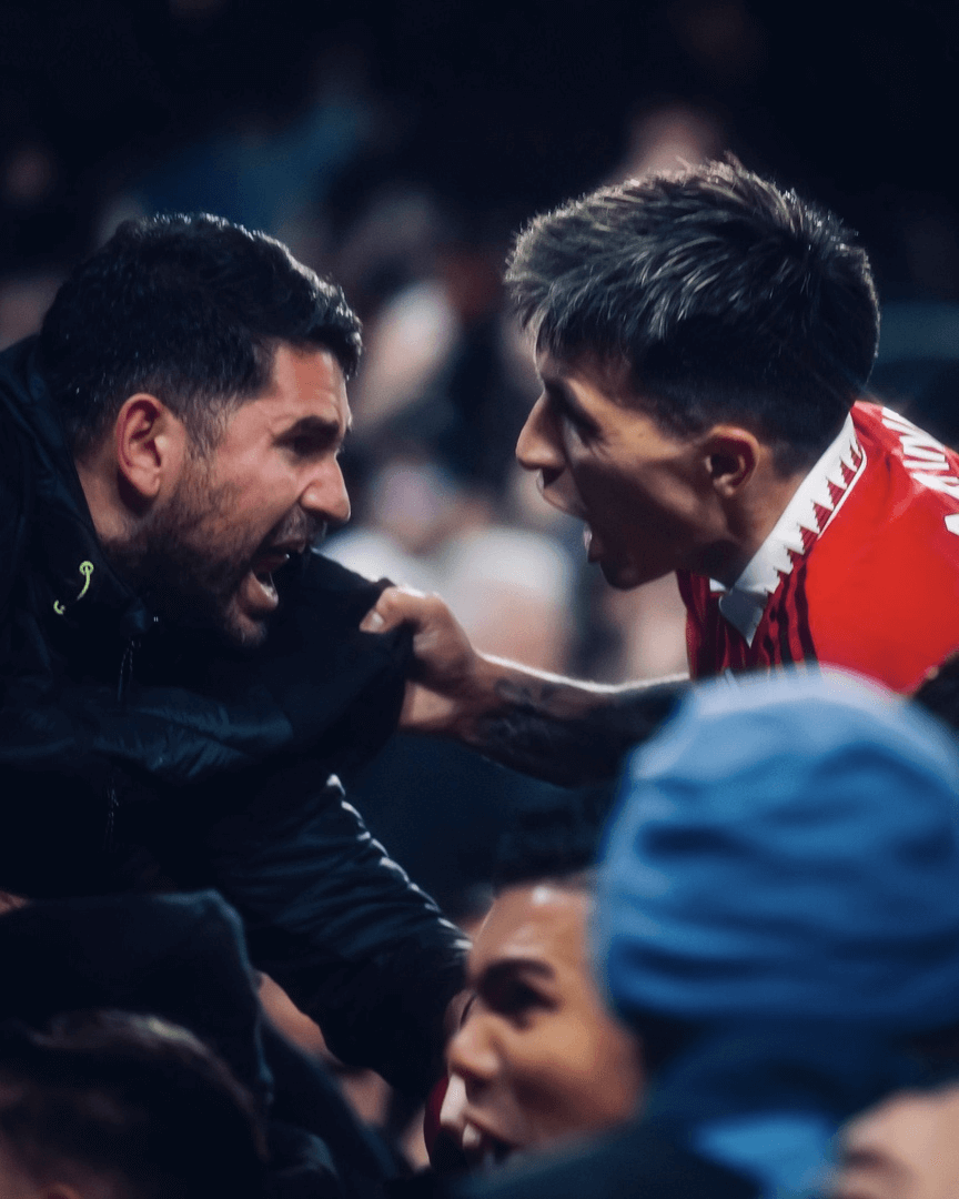Лисандро Мартинес в Twitter: «Приятель, я тебе не знаю, но мы вместе 😅🤜🏻🤛🏻🔴 Сражаемся до конца!!!!»