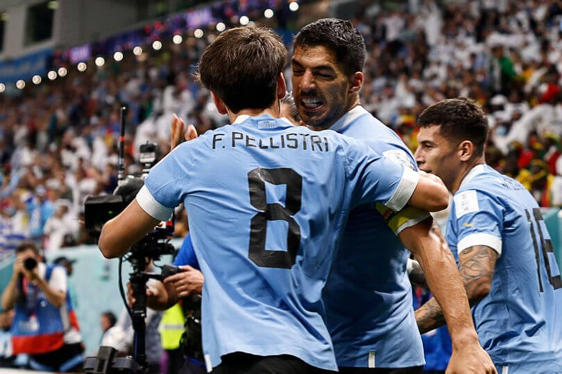 Суарес поддержал Пельистри после вылета Уругвая с чемпионата мира