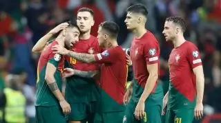 Mirror: «Юнайтед» отложил возвращение Фернандеша и Далота на тренировки после смерти Жоты