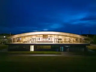 Рэтклифф и Фергюсон поучаствовали в церемонии открытия нового здания первой команды «Юнайтед» в Каррингтоне